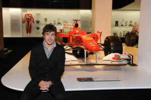 Fernando Alonso, en la exposición 