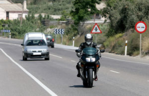 La DGT incide en la obligatoriedad del uso del casco