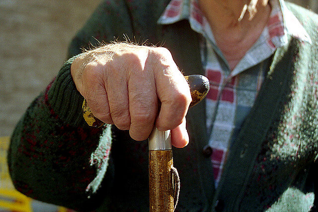 El seguro de vida puede ayudarnos a prevenir los riesgos de una esperanza de vida saludable más baja.