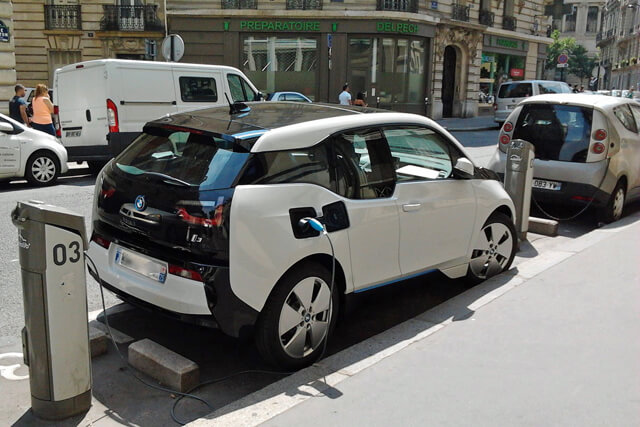 El Seguro de Coche para vehículos eléctricos con asistencia en carretera