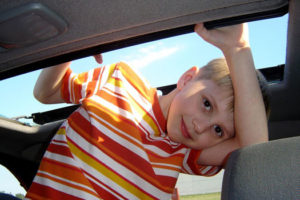 este es el asiento más seguro para niños en un automóvil